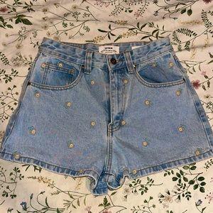 🌸Cotton On Daisy High Rise Mom Shorts 🌸
